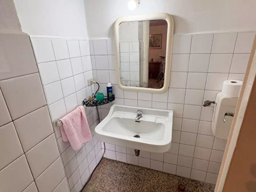 Immagine 41 di Villa in vendita  in Via Donatori di Sangue 14 a Carate Brianza