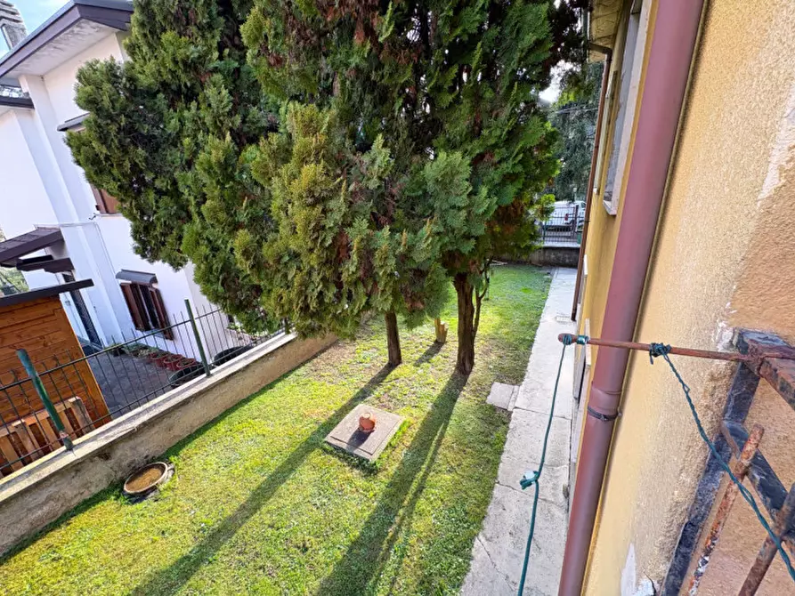 Immagine 44 di Villa in vendita  in Via Donatori di Sangue 14 a Carate Brianza