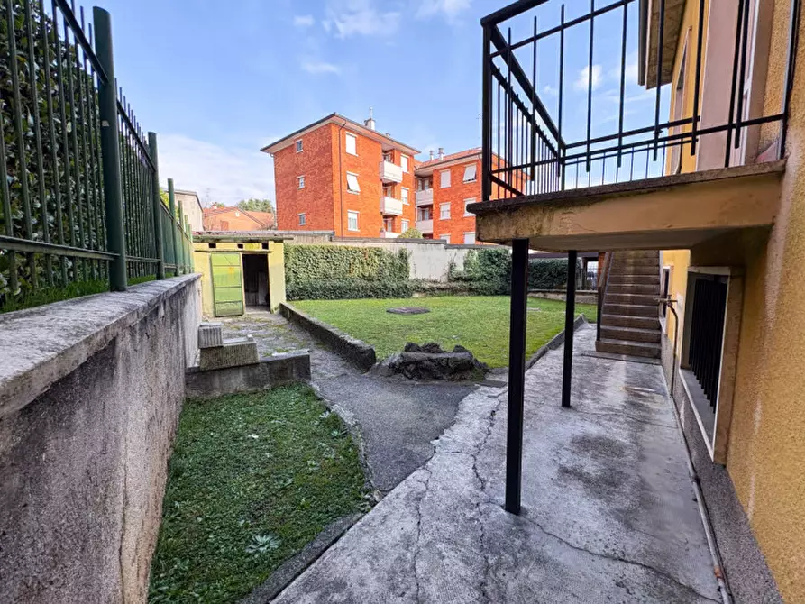 Immagine 47 di Villa in vendita  in Via Donatori di Sangue 14 a Carate Brianza