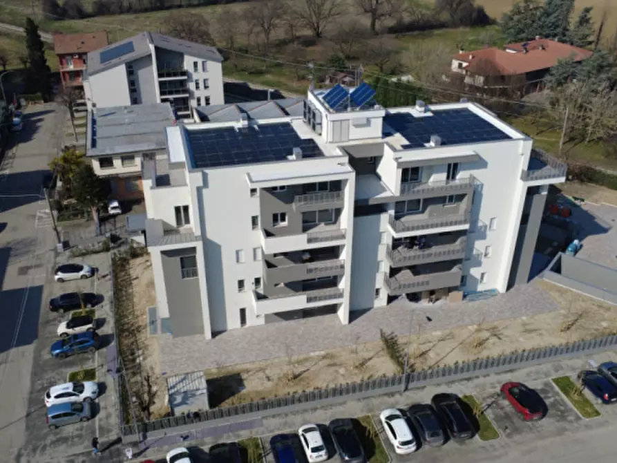 Immagine 2 di Appartamento in vendita  in via Fratelli Bandiera a Castenaso