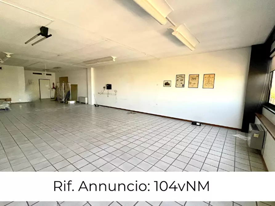 Immagine 1 di Ufficio in vendita  in VIA LONGHIN 2 a Padova