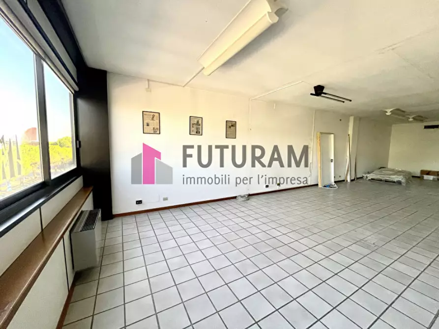 Immagine 5 di Ufficio in vendita  in VIA LONGHIN 2 a Padova