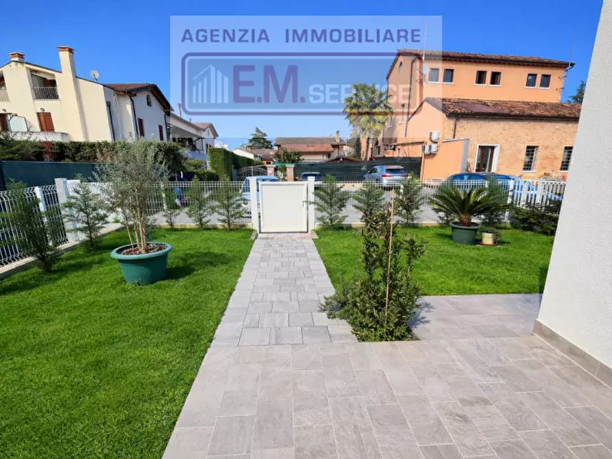 Immagine 2 di Appartamento in vendita  in Via Vittorio Veneto a Casale Sul Sile