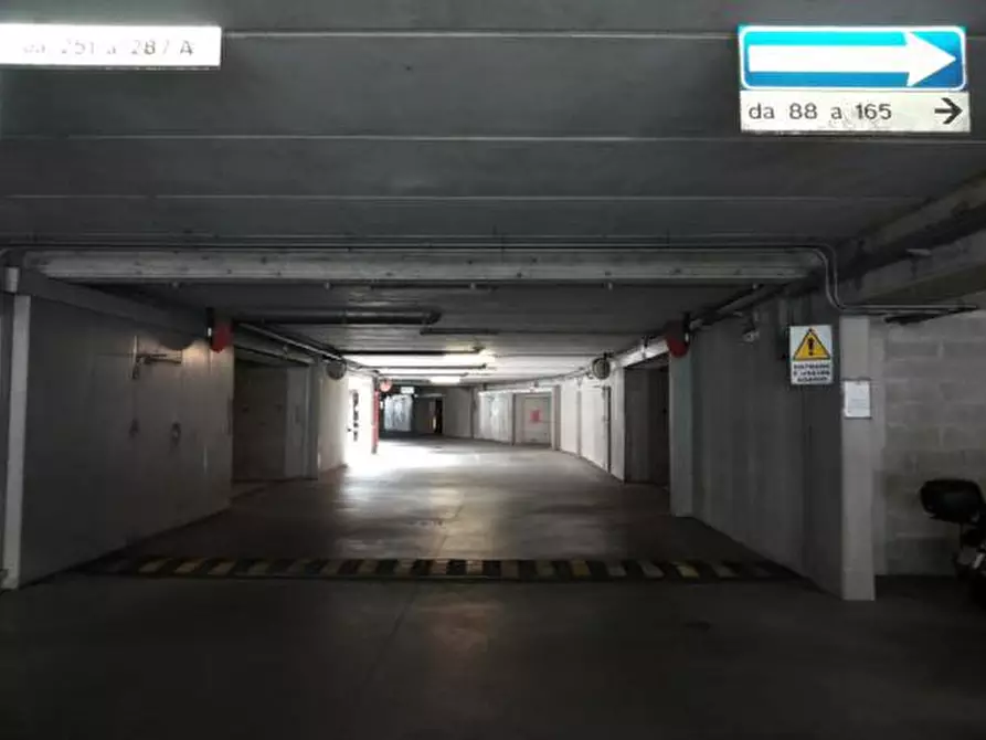 Immagine 3 di Posto auto in vendita  in Via Leone Pancaldo 50 a Verona