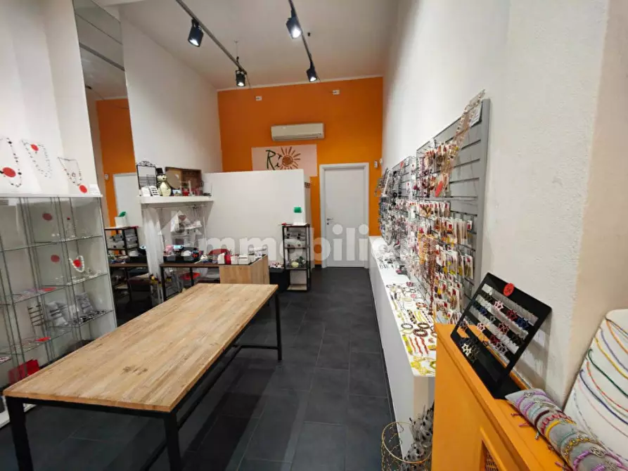 Immagine 3 di Negozio in affitto  in Via Giuseppe Dagnini 25 a Bologna