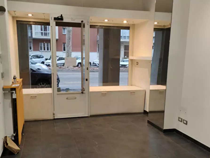 Immagine 5 di Negozio in affitto  in Via Giuseppe Dagnini 25 a Bologna
