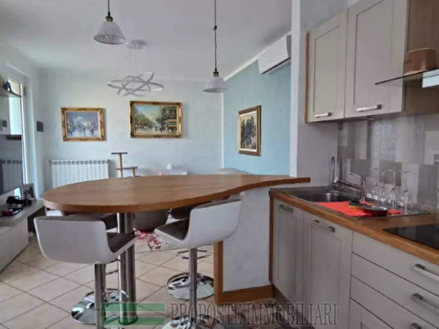 Immagine 6 di Appartamento in vendita  in Via Venticinque Aprile a Cazzago San Martino