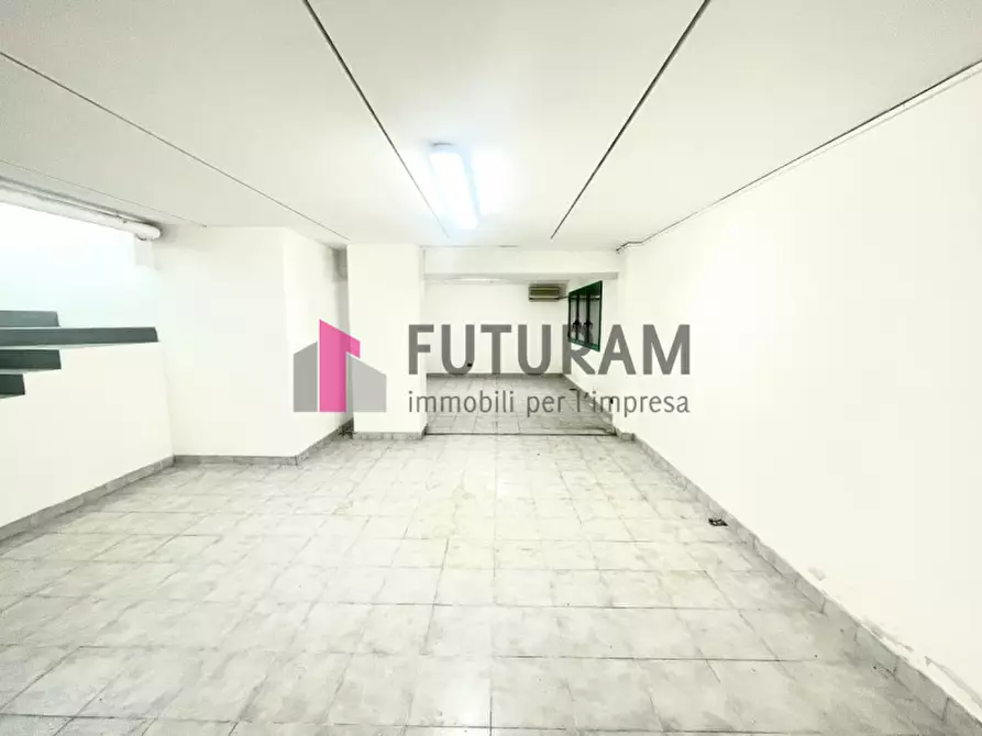 Immagine 5 di Negozio in vendita  in VIA LONGHIN 2 a Padova