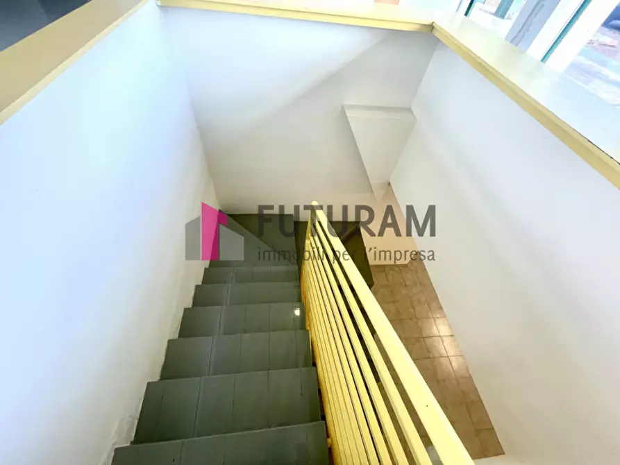 Immagine 9 di Negozio in vendita  in VIA LONGHIN 2 a Padova