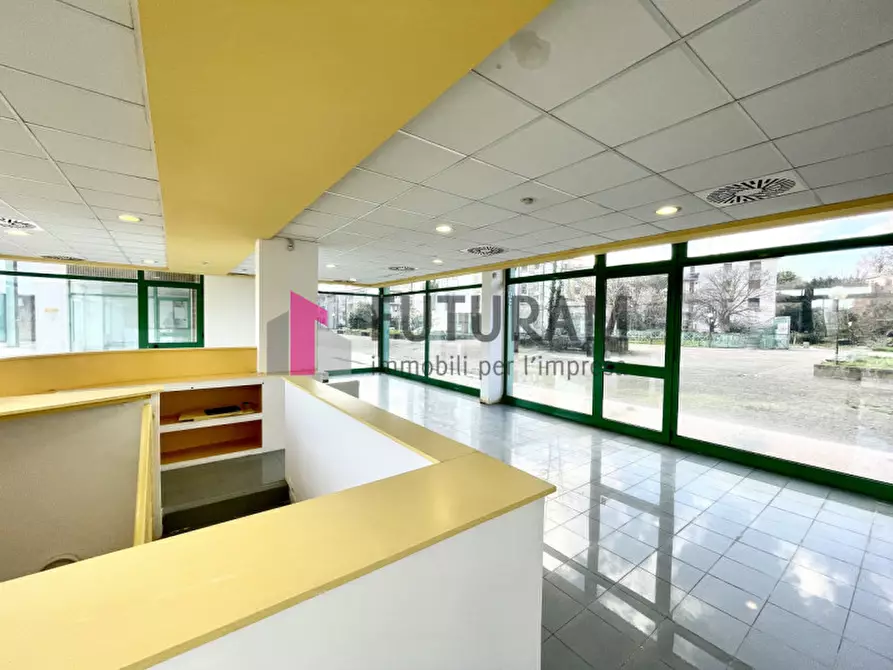 Immagine 13 di Negozio in vendita  in VIA LONGHIN 2 a Padova