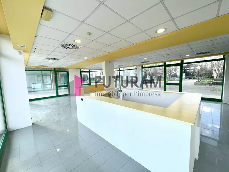 Immagine 14 di Negozio in vendita  in VIA LONGHIN 2 a Padova