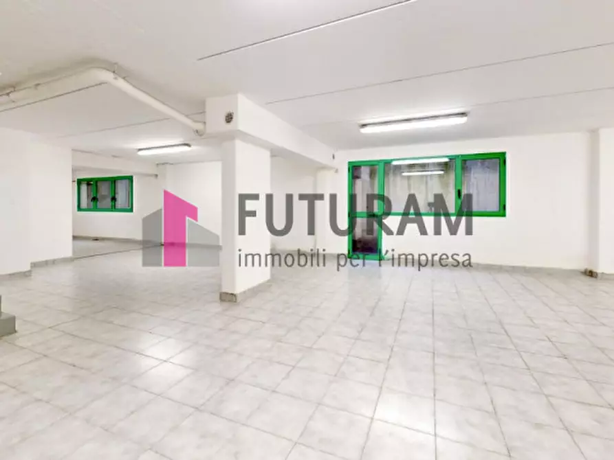 Immagine 25 di Negozio in vendita  in VIA LONGHIN 2 a Padova