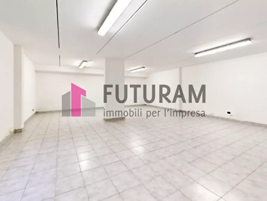 Immagine 28 di Negozio in vendita  in VIA LONGHIN 2 a Padova