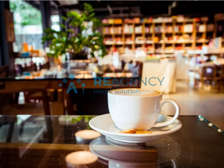 Immagine 1 di Attività commerciale in vendita  a Vicenza