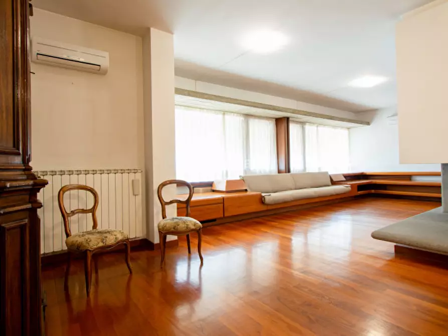 Immagine 1 di Appartamento in affitto  in Via Tullio Buzzi a Prato