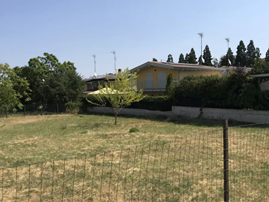 Immagine 1 di Terreno in vendita  in Via La Spezia a Parma