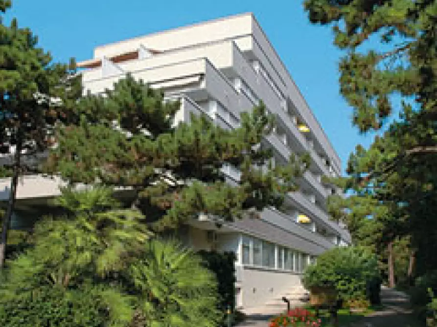 Immagine 1 di Appartamento in vendita  in Viale delle Palme a Lignano Sabbiadoro