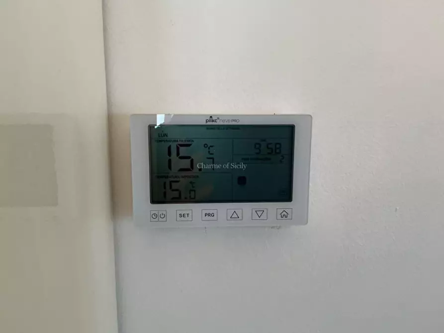 Immagine 41 di Casa indipendente in affitto  a Modica