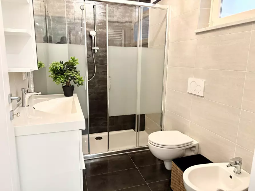 Immagine 17 di Appartamento in vendita  in Via Giambattista Borghesi a Parma