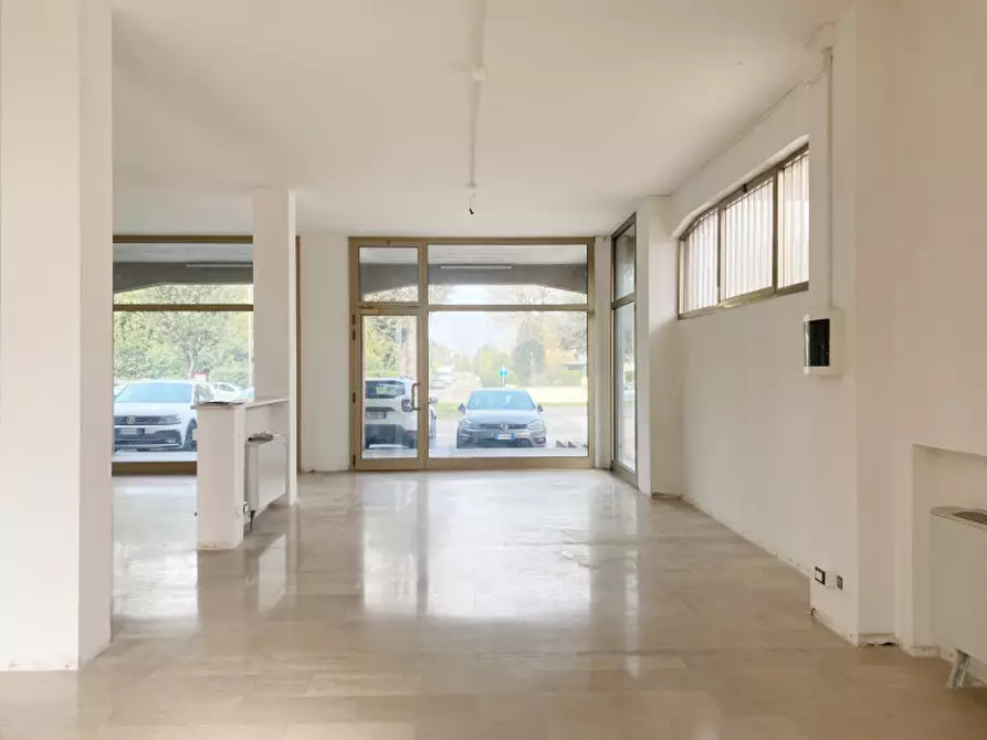 Immagine 2 di Negozio in affitto  in Via Postumia Centro a San Biagio Di Callalta