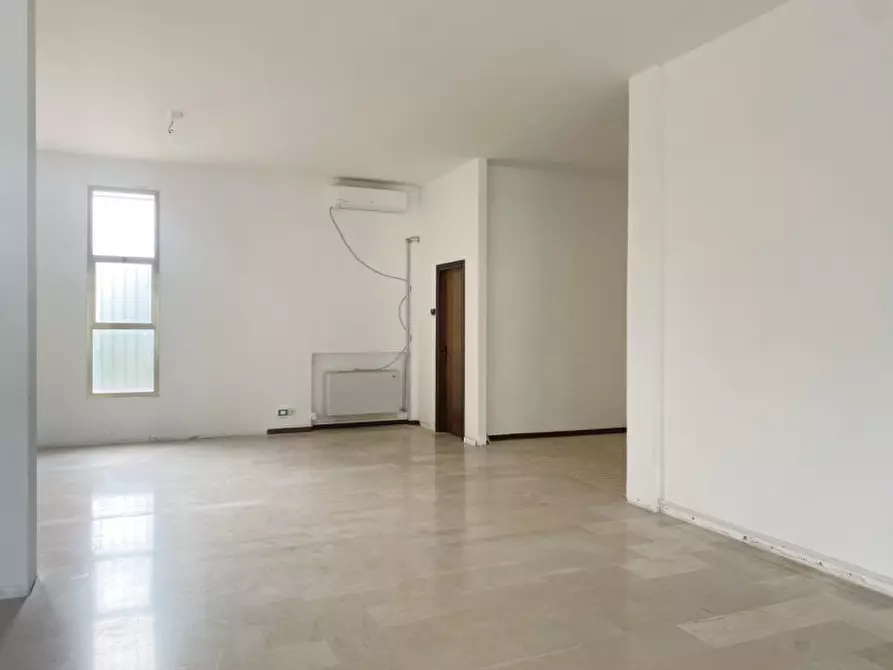 Immagine 8 di Negozio in affitto  in Via Postumia Centro a San Biagio Di Callalta