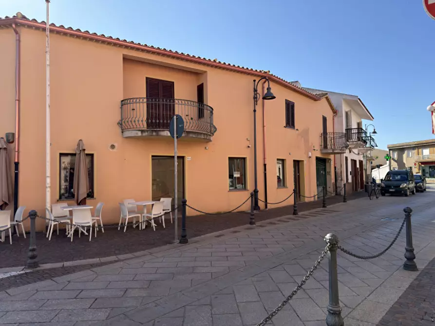 Immagine 1 di Negozio in affitto  in Corso Vittorio Emanuele 83/a a Pula