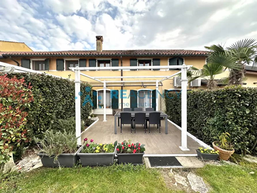 Immagine 1 di Villetta a schiera in vendita  in Costabissara, Via Fornace a Costabissara