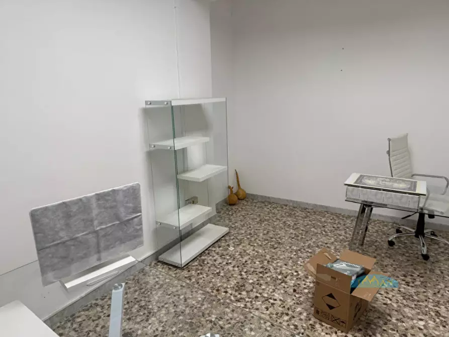 Immagine 1 di Ufficio in vendita  in Via Firenze a Ceglie Messapico