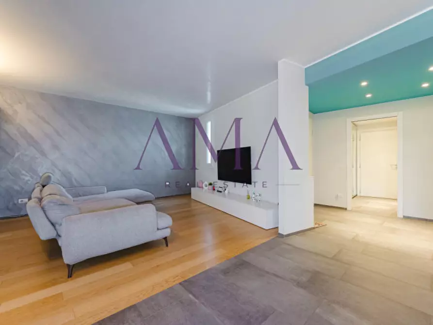 Immagine 2 di Villa in vendita  in Via Gemona a Padova