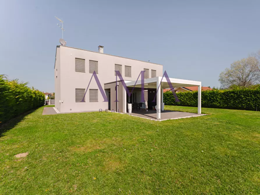 Immagine 15 di Villa in vendita  in Via Gemona a Padova