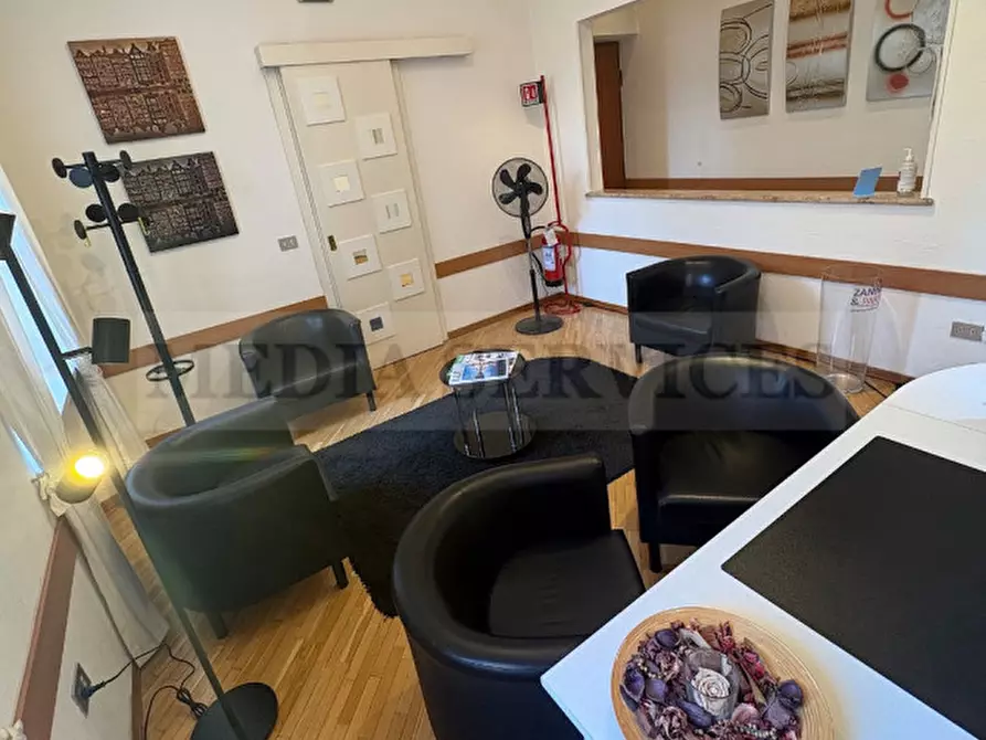 Immagine 11 di Ufficio in affitto  in via Roma n° 35 a Garlasco