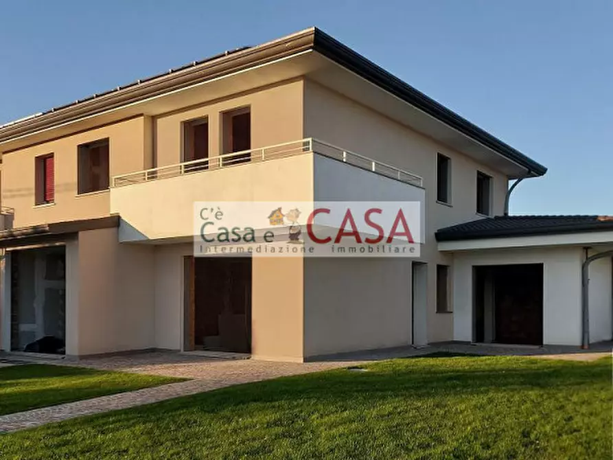 Immagine 5 di Casa trifamiliare in vendita  in Via Romana Aponense a Padova