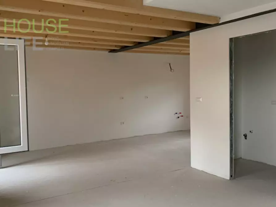 Immagine 3 di Appartamento in vendita  in VIA FACCIN a Schio