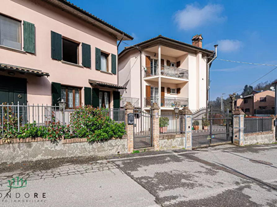 Immagine 10 di Villetta a schiera in vendita  in Via Gessi a Zola Predosa