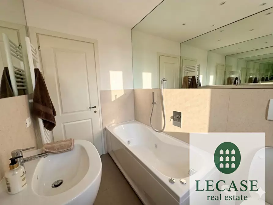 Immagine 9 di Appartamento in vendita  in Via Pisa a Massa