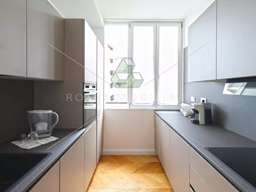 Immagine 9 di Appartamento in vendita  in Via Umberto Saba a Roma