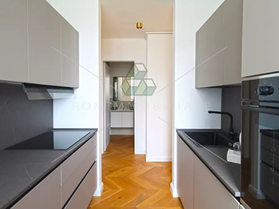 Immagine 10 di Appartamento in vendita  in Via Umberto Saba a Roma