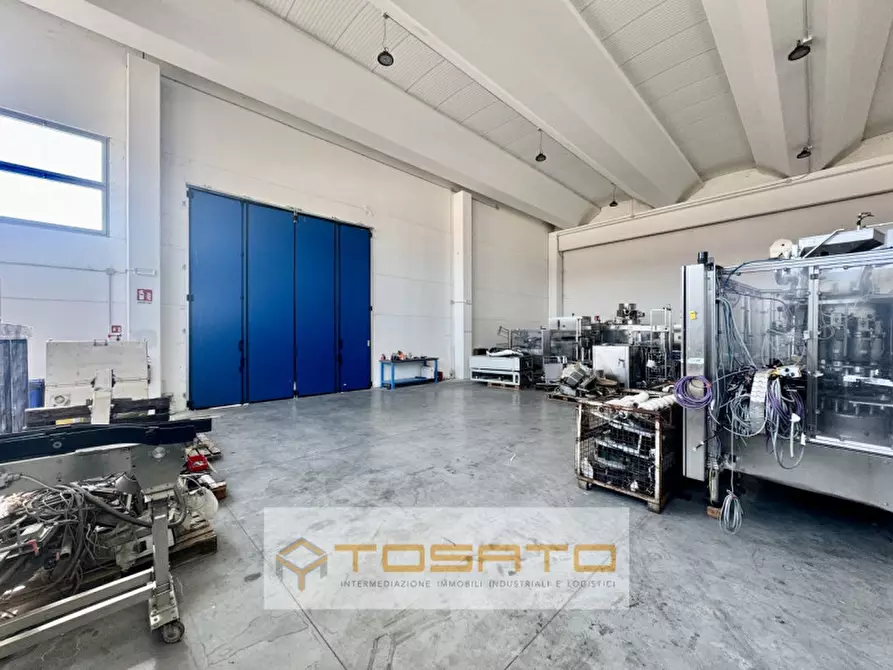 Immagine 3 di Capannone industriale in affitto  a Mozzecane