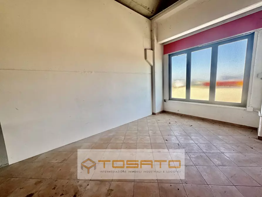 Immagine 11 di Capannone industriale in affitto  a Mozzecane