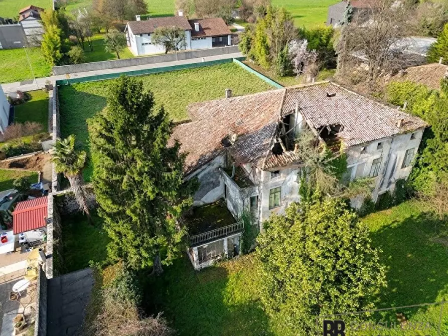 Immagine 9 di Villa in vendita  in Via Camin a Schio