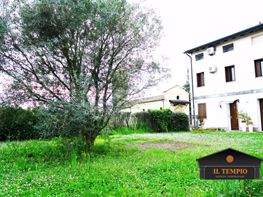 Immagine 1 di Appartamento in affitto  in Strada Marosticana 111 a Vicenza