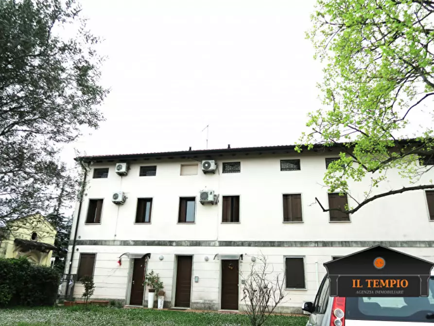 Immagine 3 di Appartamento in affitto  in Strada Marosticana 111 a Vicenza