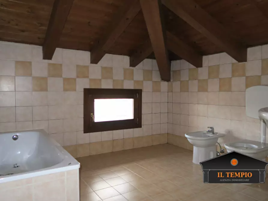 Immagine 10 di Appartamento in affitto  in Strada Marosticana 111 a Vicenza