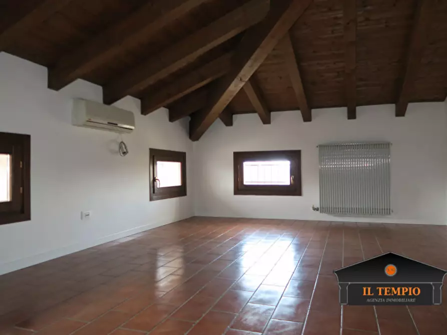 Immagine 11 di Appartamento in affitto  in Strada Marosticana 111 a Vicenza