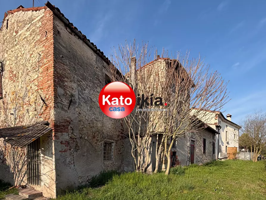 Immagine 1 di Rustico / casale in vendita  in Via Quattro Novembre a Creazzo