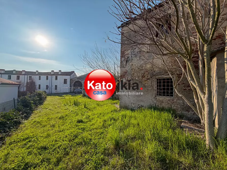 Immagine 5 di Rustico / casale in vendita  in Via Quattro Novembre a Creazzo