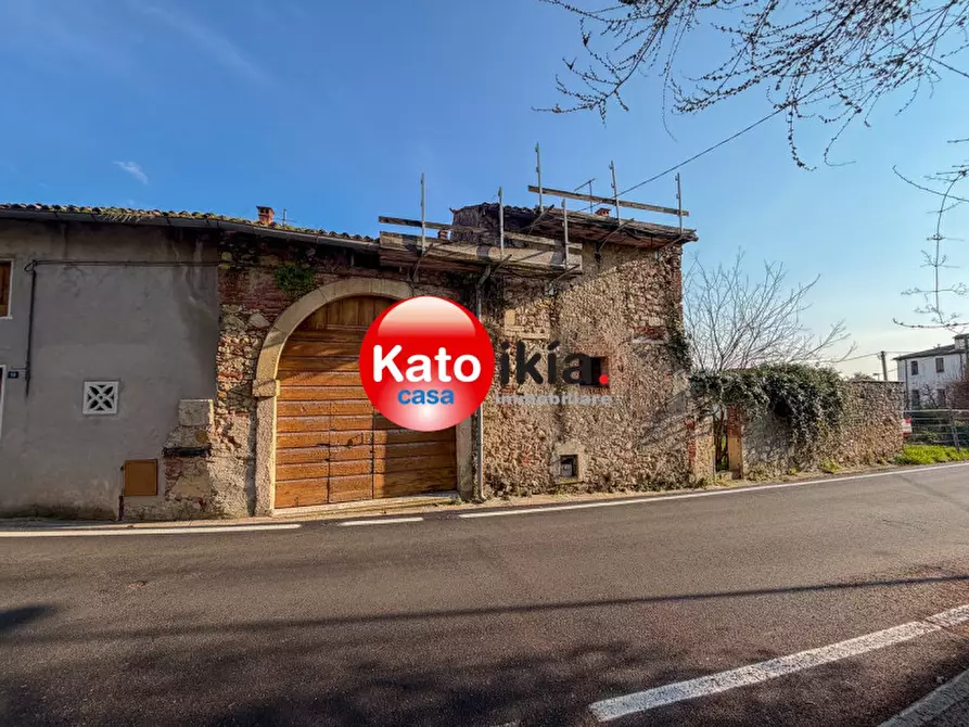 Immagine 6 di Rustico / casale in vendita  in Via Quattro Novembre a Creazzo