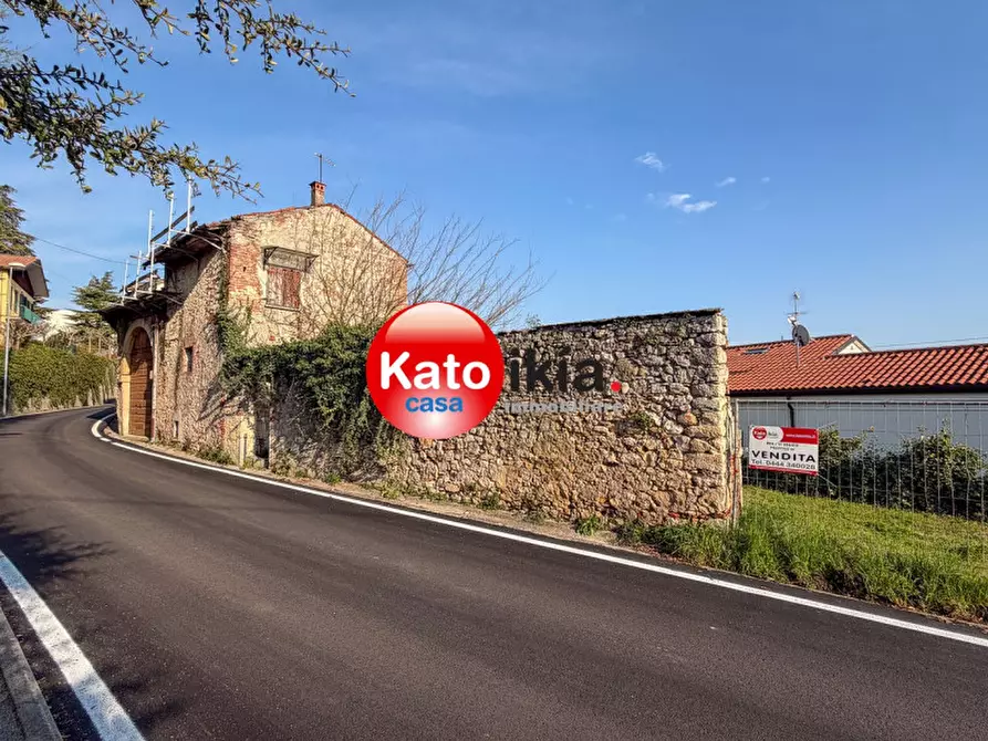 Immagine 10 di Rustico / casale in vendita  in Via Quattro Novembre a Creazzo