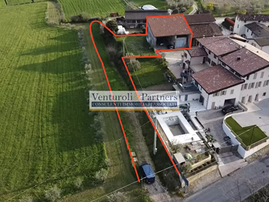 Immagine 1 di Rustico / casale in vendita  in Via Maccarona a Lonato del Garda