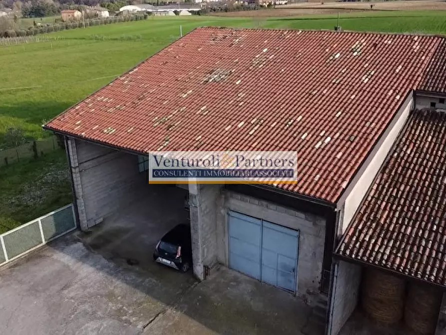 Immagine 3 di Rustico / casale in vendita  in Via Maccarona a Lonato del Garda